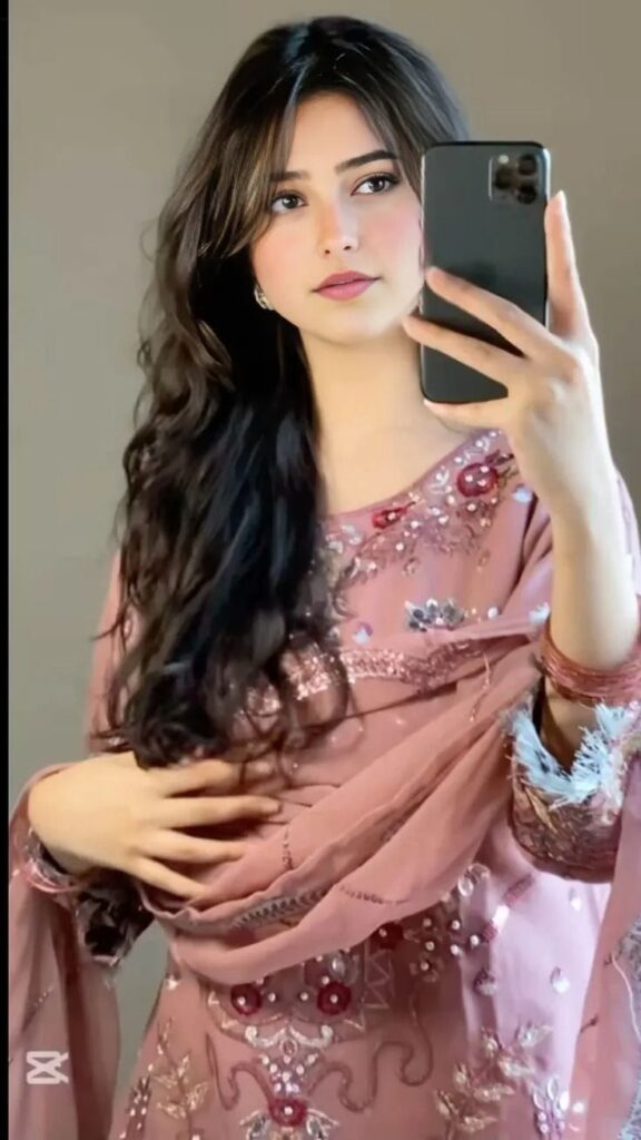 Stylish Girls Dp