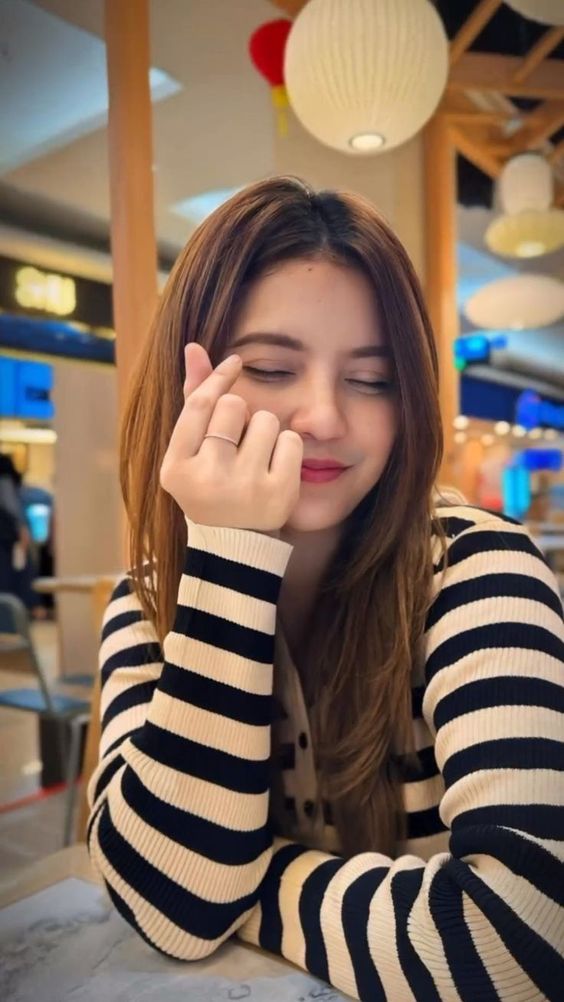 Cute Girls Dp 