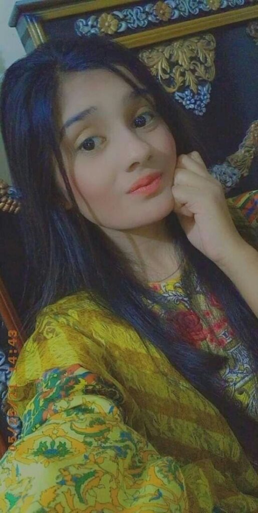 Cute Girls Dp