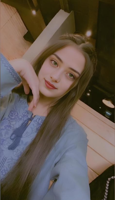 Cute Girls Dp