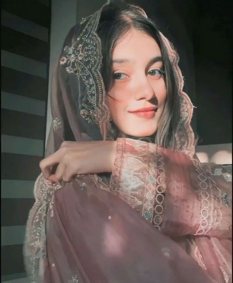 Cute Girls Dp