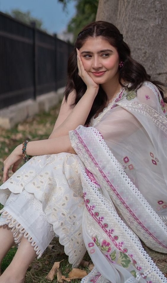 Cute Girls Dp