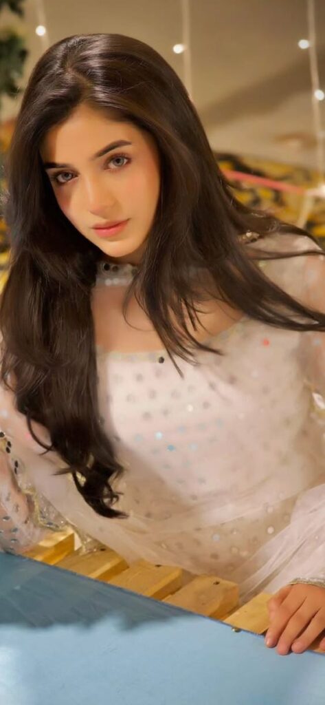 Cute Girls Dp