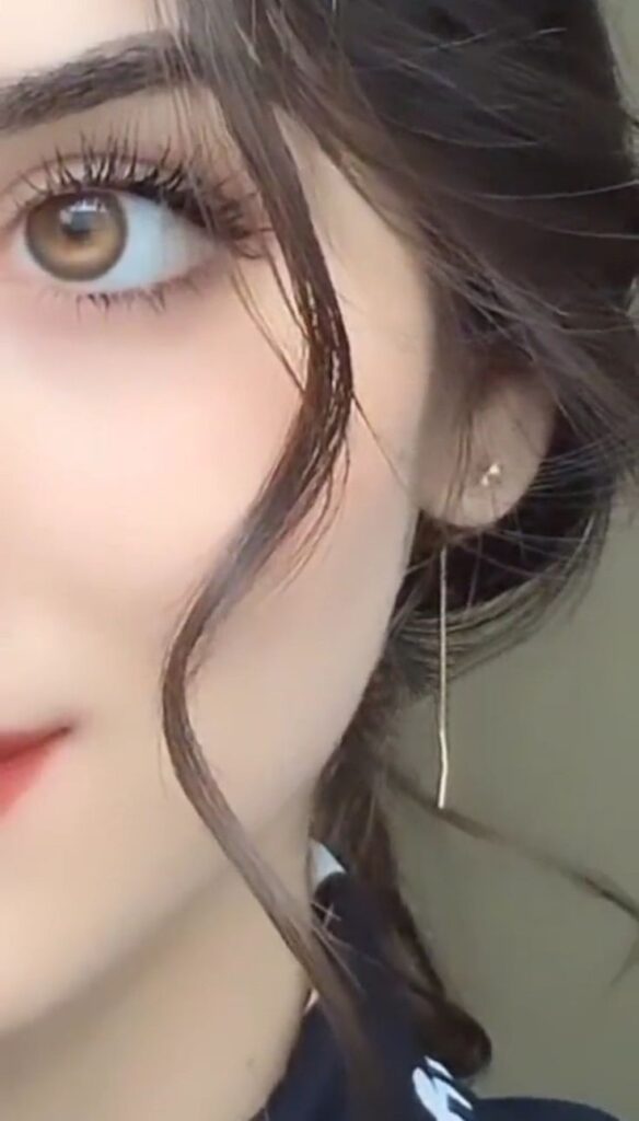 Stylish Girls Dp