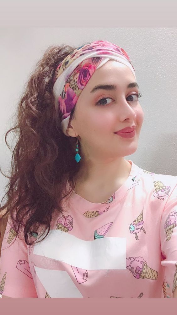 Stylish Girls Dp