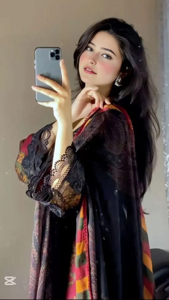 Stylish Girls Dp