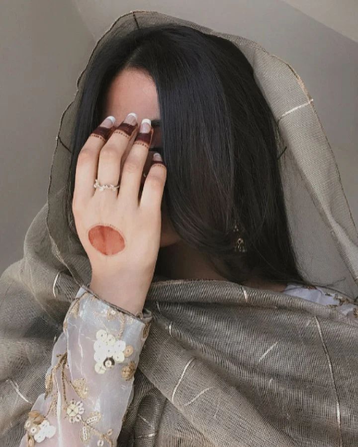 Hidden Face DP for Girls 