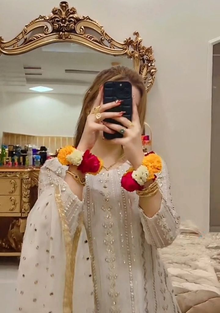 Hidden Face DP for Girls 