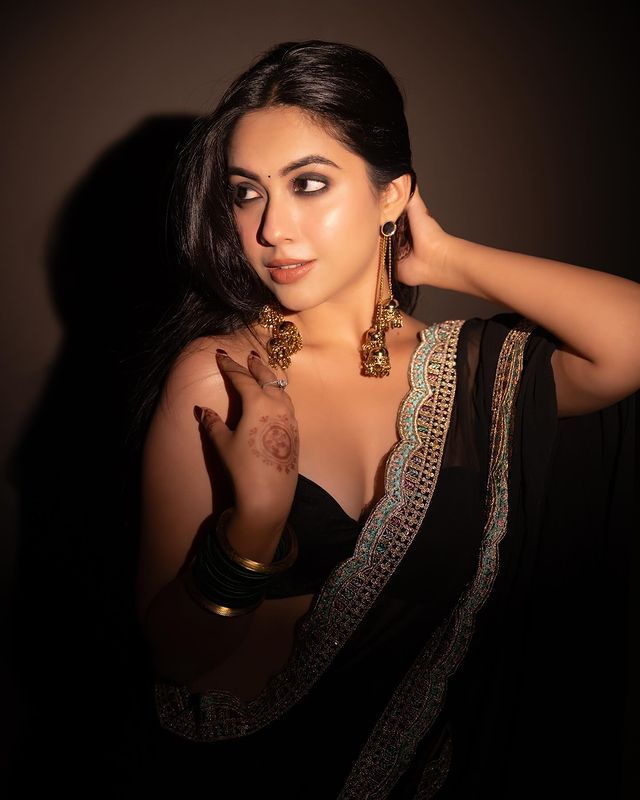 Hot Girls Dp